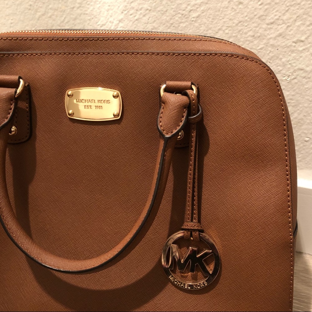 Authentic Michael Kors Leather Jet Set Purse.